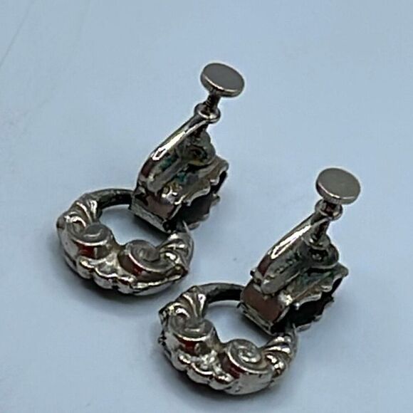 Vintage door knocker style screwback ornate earrings. - Picture 5 of 7